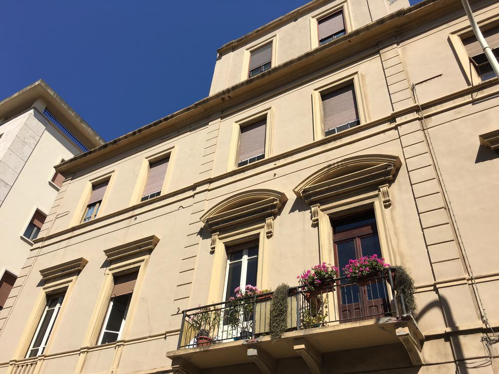 Saturno House Cagliari Center Hotel Exterior photo